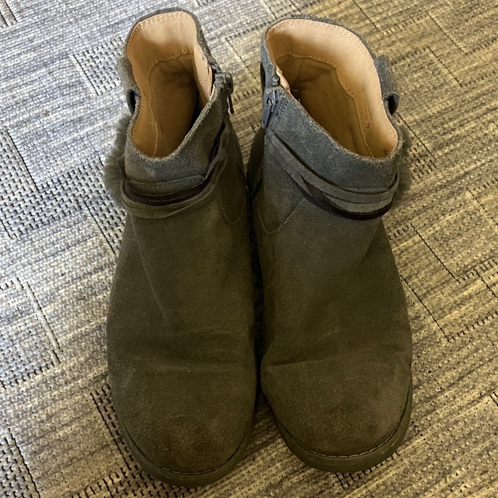 Hanna Andersson Charcoal Suede Boots